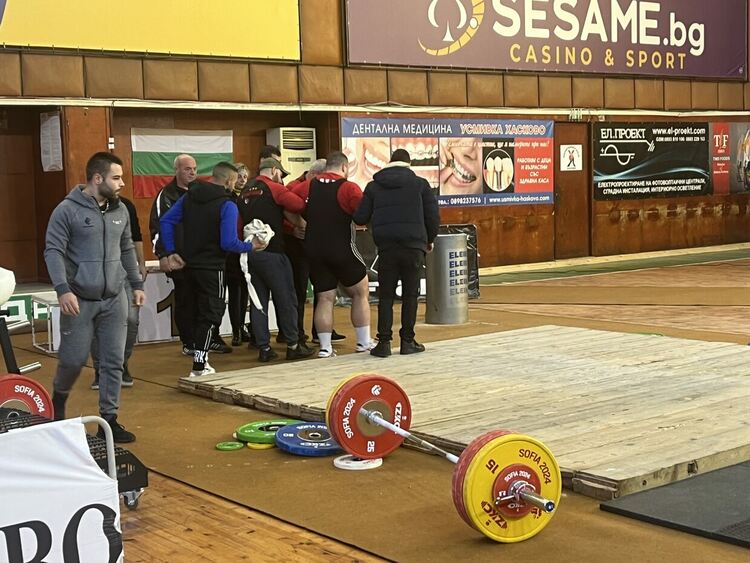 Щангистите на „Русе“ триумфираха при мъжете на Държавното първенство в Хасково