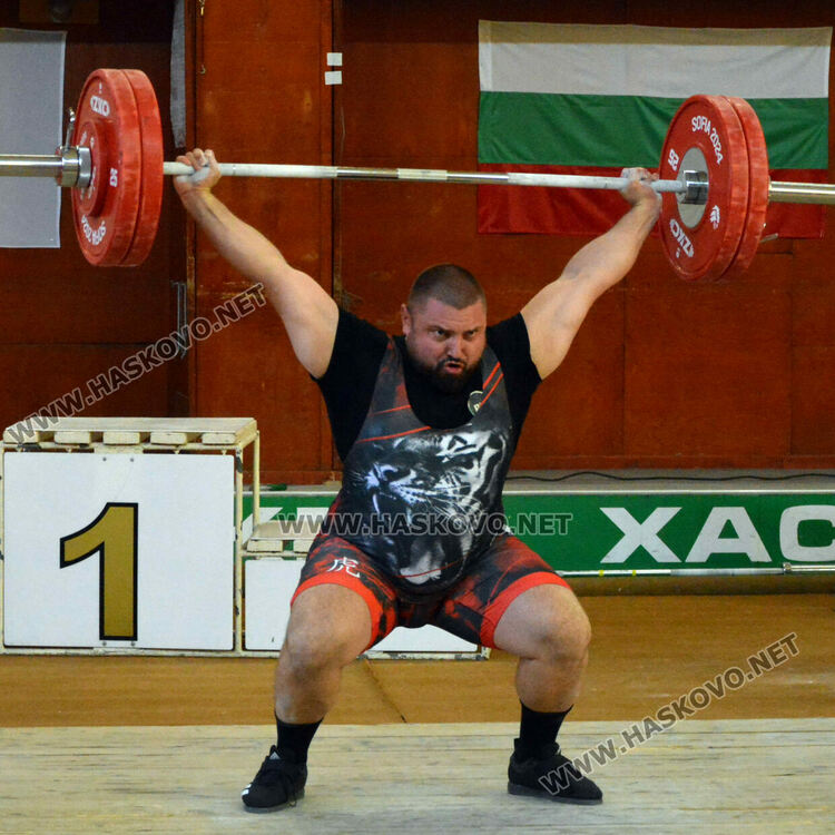 Щангистите на „Русе“ триумфираха при мъжете на Държавното първенство в Хасково