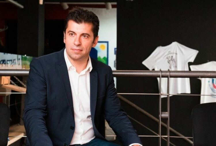 Петков за преговорите: Толкова ли е трудно за ГЕРБ да се откаже от Пеевски?