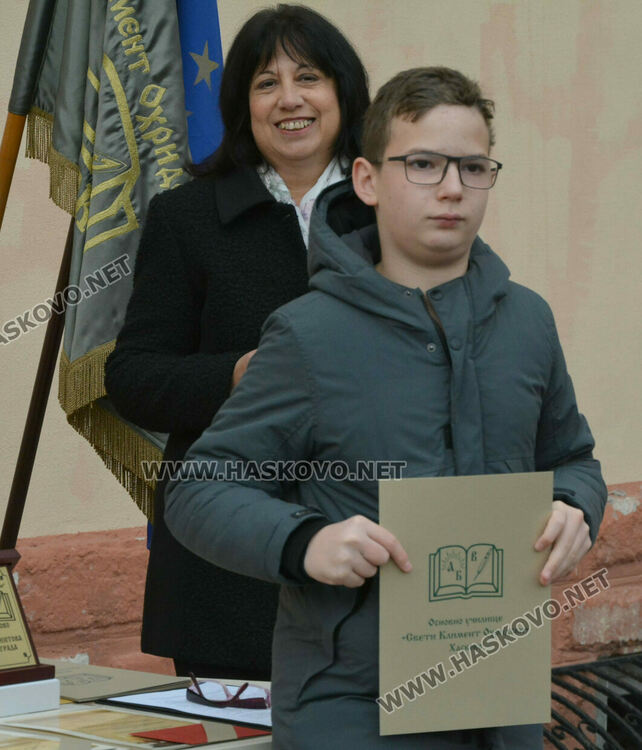 Хасковската ученичка Божана Тодорова спечели Националното състезание по английски език 