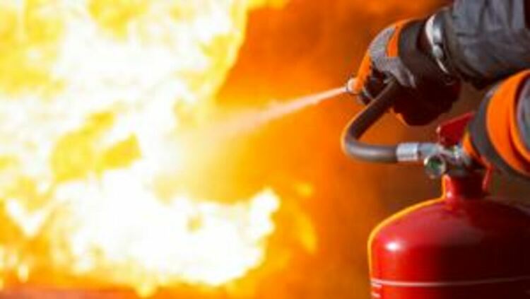 Мъж загина при пожар в дома му в Перник