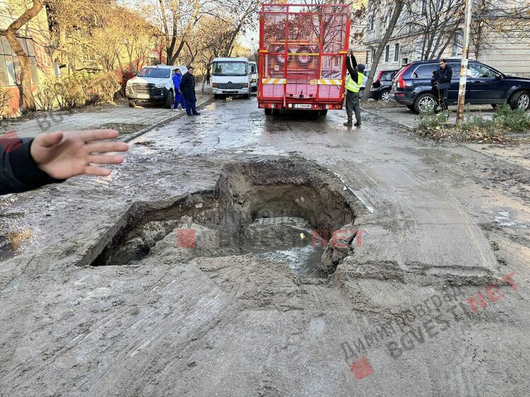 Джип "потъна" във ВиК авария в Димитровград