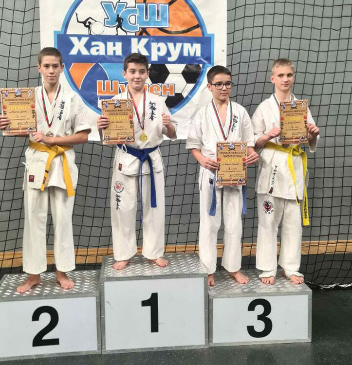 СКК „Мълния“ спечели 5 златни медала на турнира „Хан Крум“  в Шумен