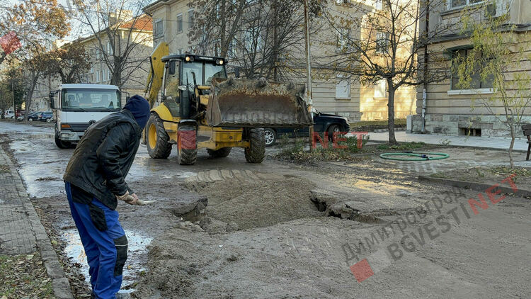 Джип "потъна" във ВиК авария в Димитровград