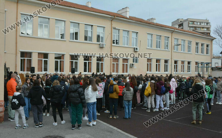 Хасковската ученичка Божана Тодорова спечели Националното състезание по английски език 