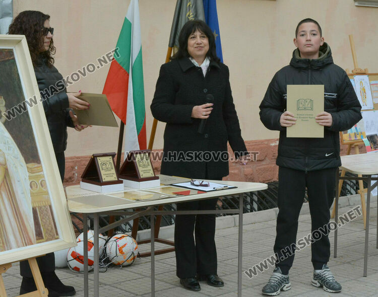 Хасковската ученичка Божана Тодорова спечели Националното състезание по английски език 