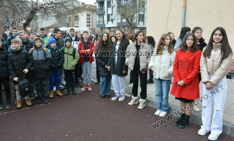 Хасковската ученичка Божана Тодорова спечели Националното състезание по английски език 