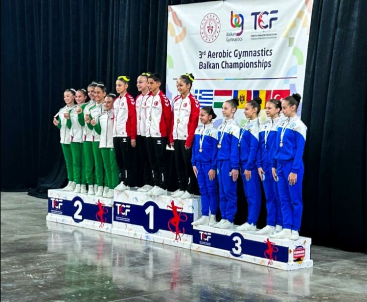 5 медала за „Мега спорт“ от Балканските игри по спортна аеробика в Истанбул