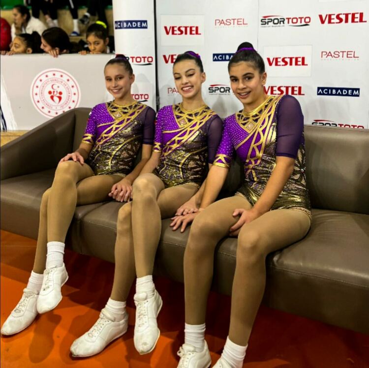 5 медала за „Мега спорт“ от Балканските игри по спортна аеробика в Истанбул