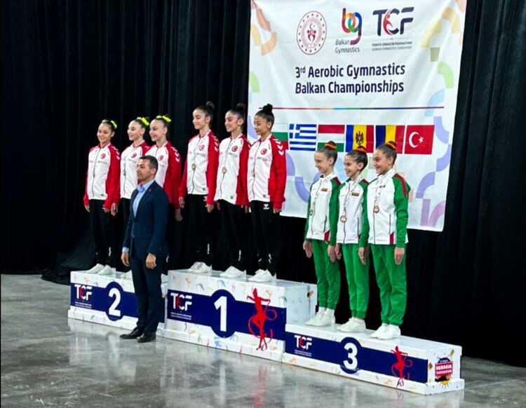 5 медала за „Мега спорт“ от Балканските игри по спортна аеробика в Истанбул