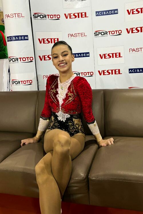 5 медала за „Мега спорт“ от Балканските игри по спортна аеробика в Истанбул