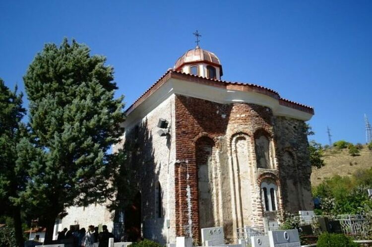 Реставрираната черква „Св. Архангел Михаил“ в град Рила