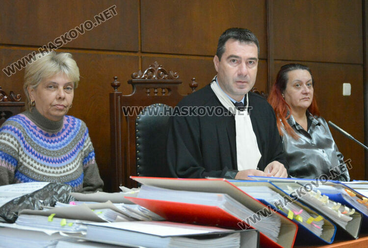 Отново съдят бивша общинска служителка, този път за присвояване на близо 440 000 лева 