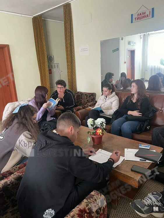 Гласът на Кърджали: "Има как!" трансформира младежката енергия в Кърджали в театрална магия