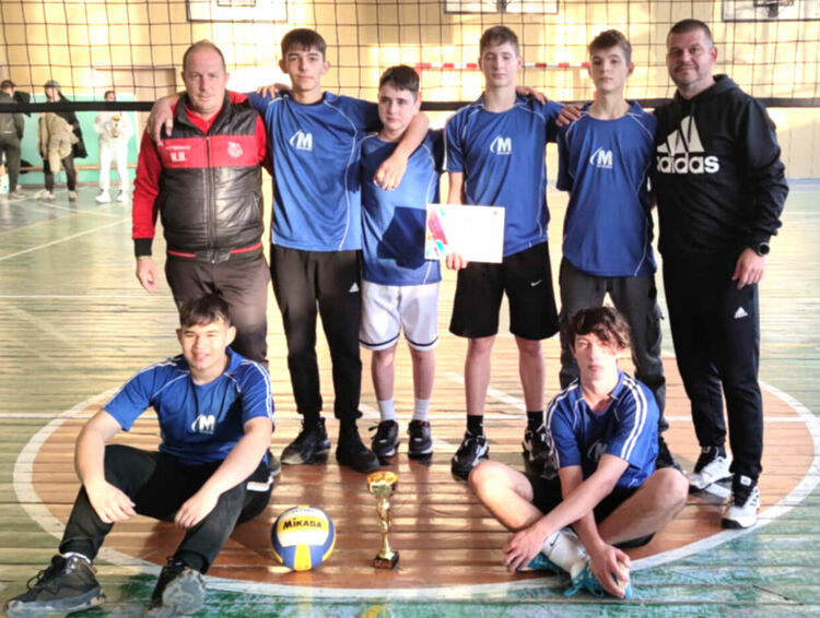 Наградиха победителите в Общинските ученически игри по волейбол в Хасково