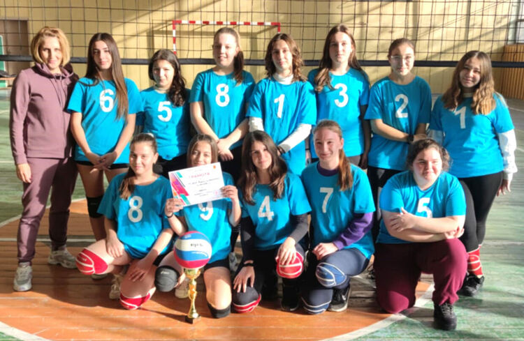 Наградиха победителите в Общинските ученически игри по волейбол в Хасково