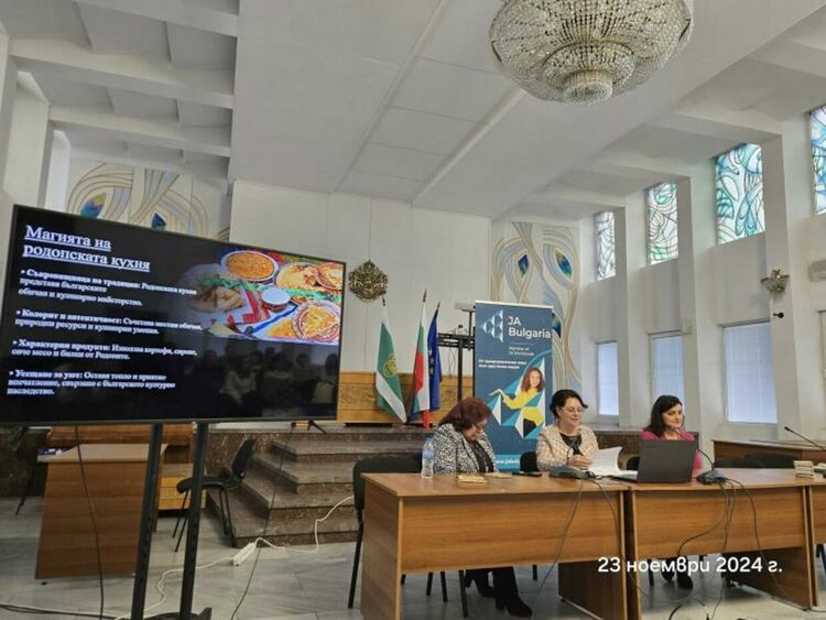 Преподавателка от Смолян участва в национален форум „Ние сме бъдещето – от предприемчиви хора към щастлива нация“