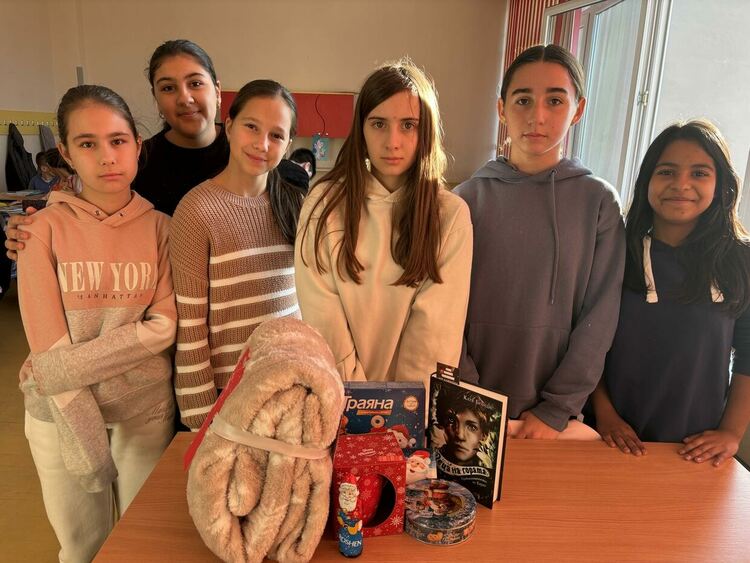 Ученици и родители от ОУ „Шандор Петьофи“ сътвориха коледно чудо за деца в нужда