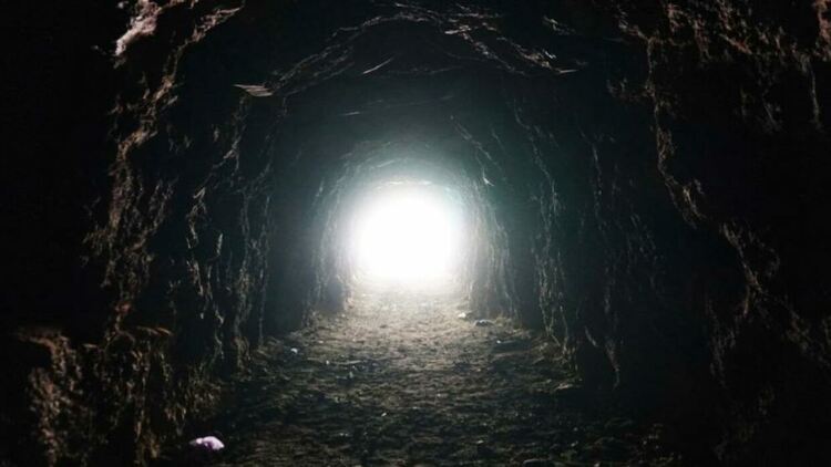 Приспособяват подземни тунели за бомбоубежища в Атина