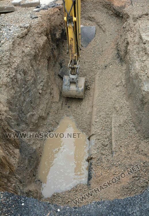 Затвориха улица в Хасково заради отстраняване на ВиК авария