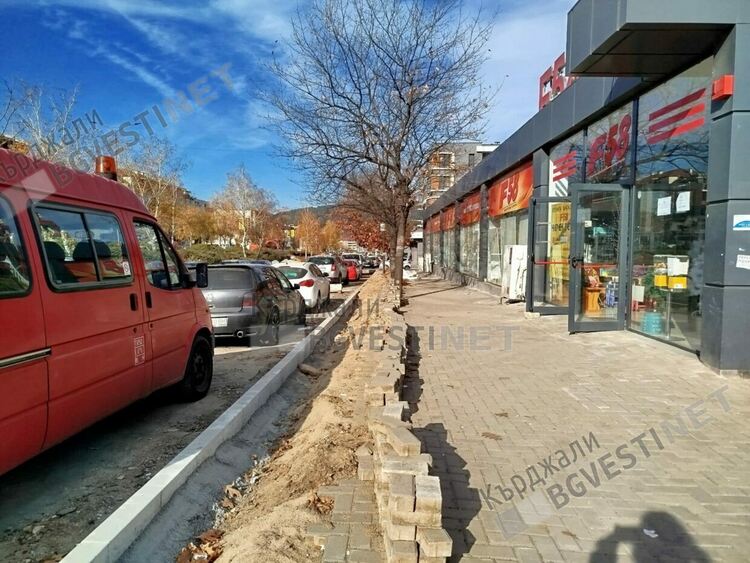 Преобразяват локалните платна по бул.“Христо Ботев“ във „Възрожденци“