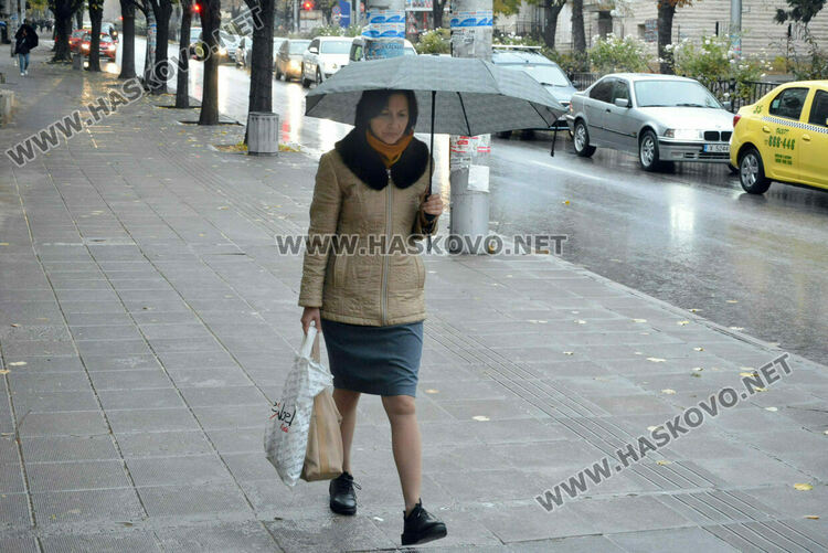 Облачно и дъждовно в почивните дни в Хасковско