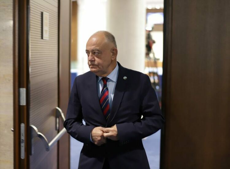 ДСБ все пак издига Атанас Атанасов за председател на парламента