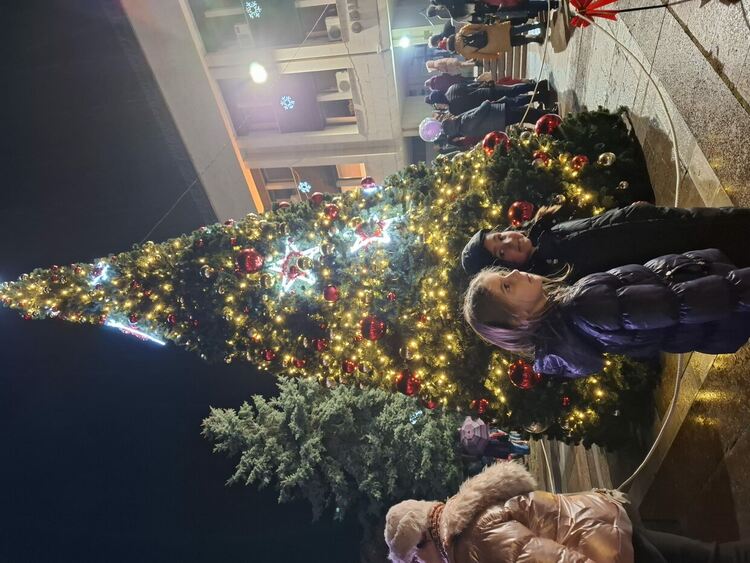 Дядо Коледа и Снежанка пристигнаха в Първомай на мотор