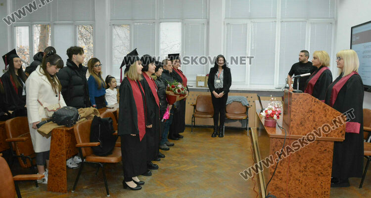 189 бакалаври и магистри от УНСС – Хасково получиха тържествено дипломите си