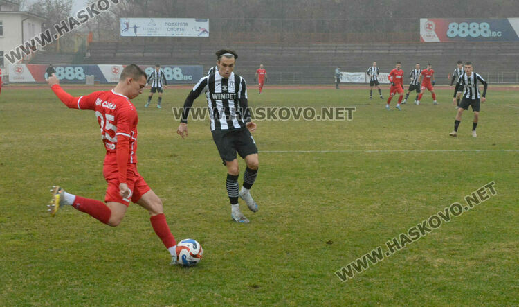 „Смърфовете“ си тръгнаха с трите точки от Хасково
