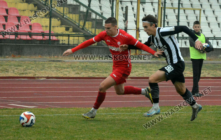 „Смърфовете“ си тръгнаха с трите точки от Хасково