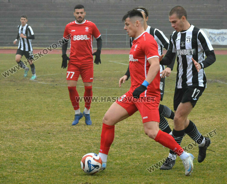 „Смърфовете“ си тръгнаха с трите точки от Хасково