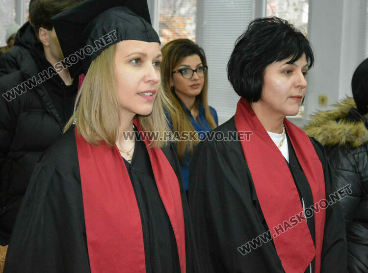 189 бакалаври и магистри от УНСС – Хасково получиха тържествено дипломите си