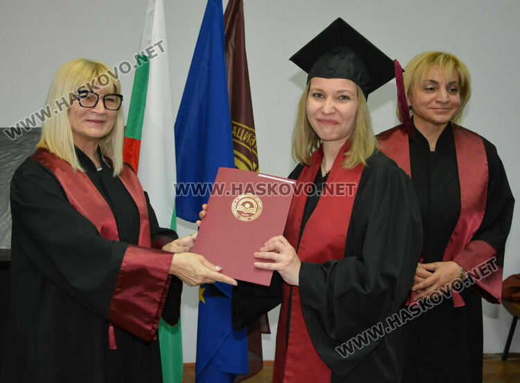 189 бакалаври и магистри от УНСС – Хасково получиха тържествено дипломите си