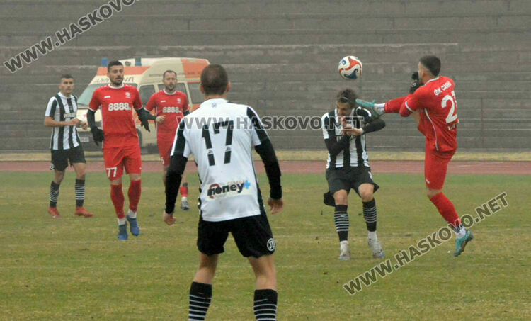 „Смърфовете“ си тръгнаха с трите точки от Хасково