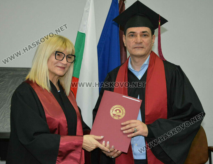 189 бакалаври и магистри от УНСС – Хасково получиха тържествено дипломите си