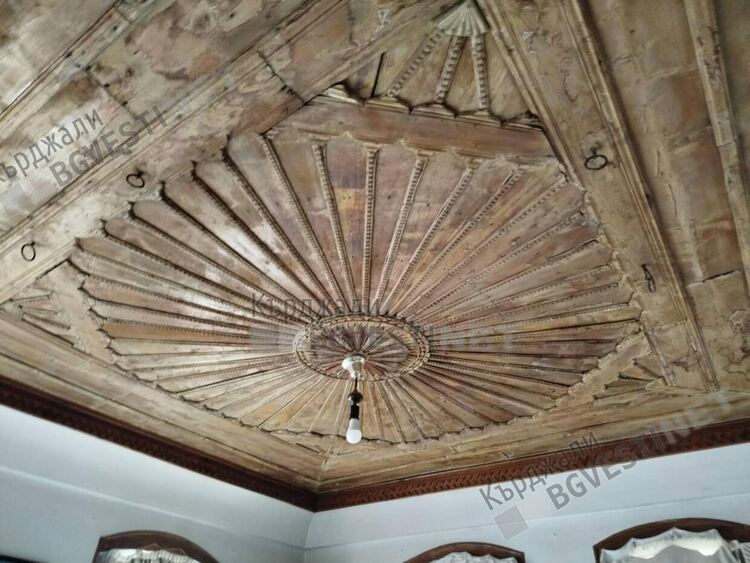 Руши се Керимовата къща в Кърджали, Дружеството на художниците помага с благотворителна изложба