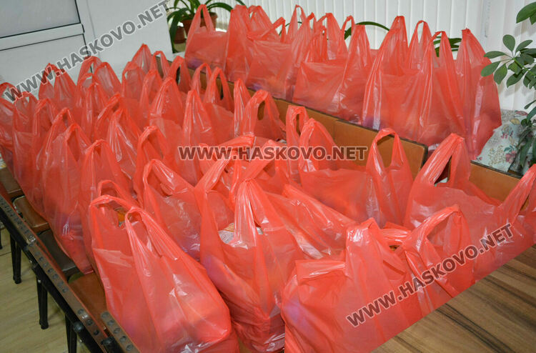 Раздават помощи на 410 души с увреждания в Хасково и Стамболийски