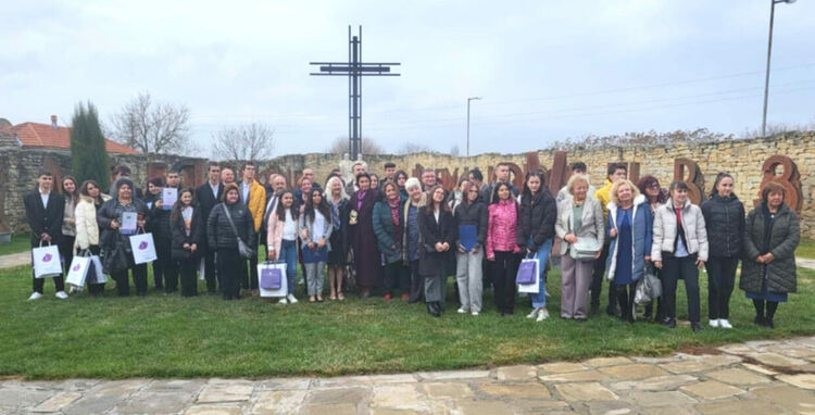 Награди и стипендии за Школата по етнография и история от национален конкурс