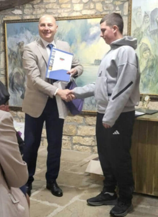 Награди и стипендии за Школата по етнография и история от национален конкурс