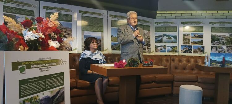 Цвета Караянчева представи в Кърджали книгата си "Площад Родопа планина"