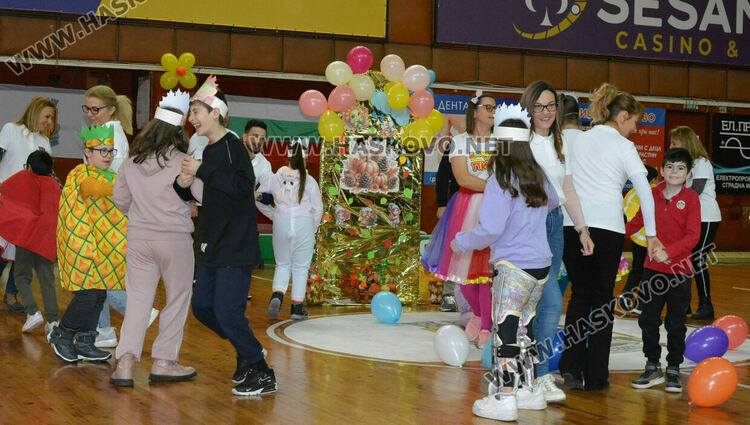 Детски празник в Хасково в Международния ден на хората с увреждания