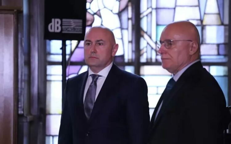 Управителят на БНБ Димитър Радев (вдясно) и новият член на Управителния съвет Любомир Каримански.