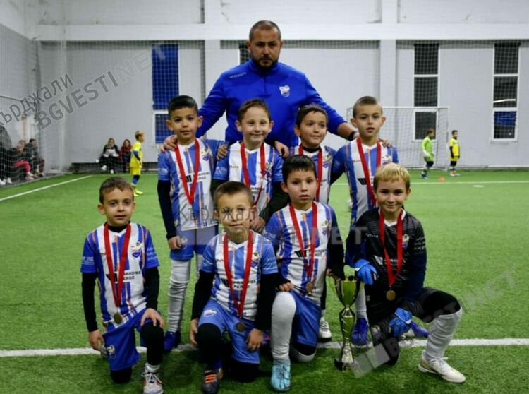 Златни,сребърни и бронзови медали за децата на Футболна академия "Арда 1924"в Пловдив