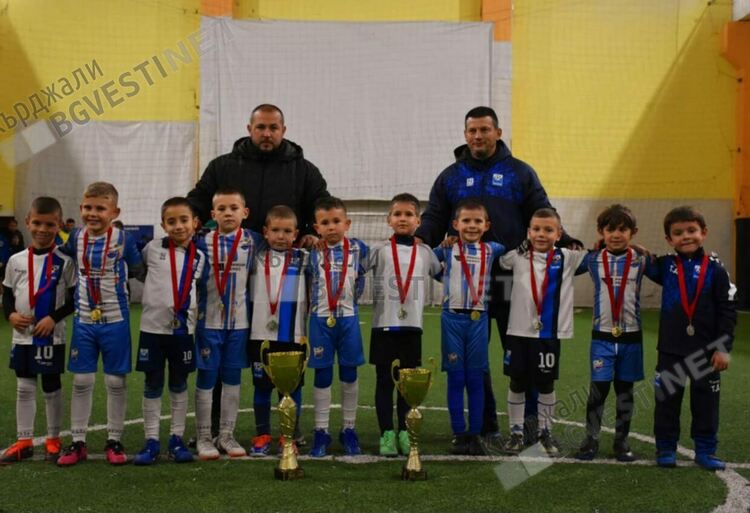 Златни,сребърни и бронзови медали за децата на Футболна академия "Арда 1924"в Пловдив