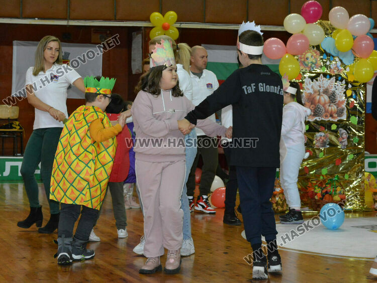 Детски празник в Хасково в Международния ден на хората с увреждания