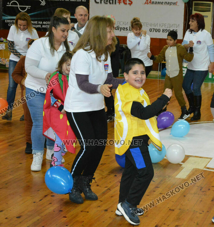 Детски празник в Хасково в Международния ден на хората с увреждания