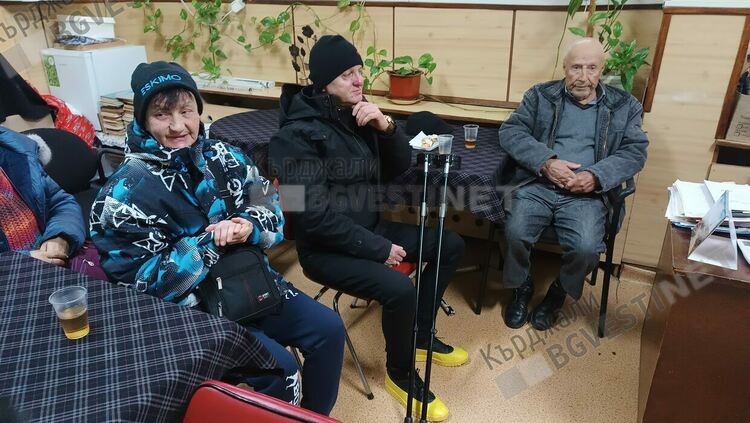 Деца от „Славейков” с програма за Международния ден за хората с увреждания в Кърджали