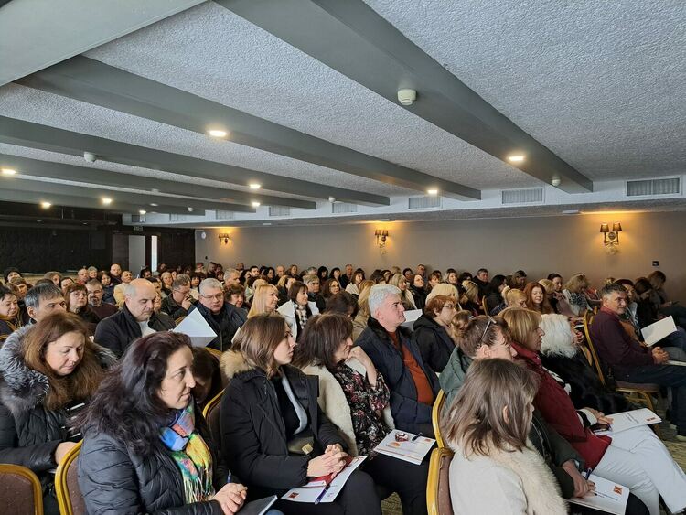 Община Смолян е домакин на работна среща с участието на 200 специалисти от местните комисии от цялата страна