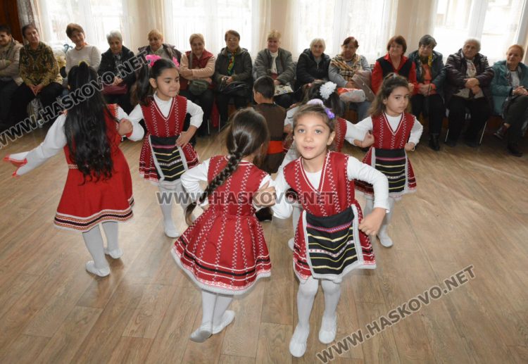 В хасковското читалище „Вапцаров“ представиха традициите за празниците през декември 
